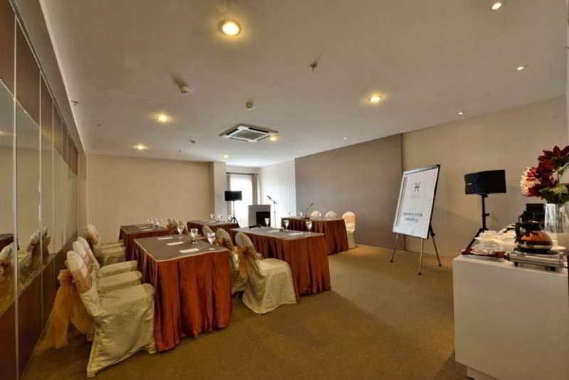 Hotel Kedungsari 2*